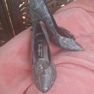 Stuart weitzman pumps